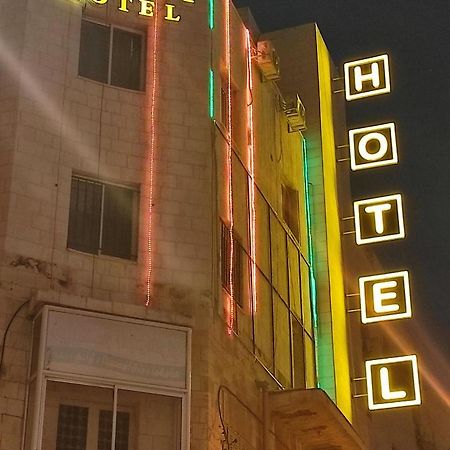 Orient Hotel Наблус Екстериор снимка