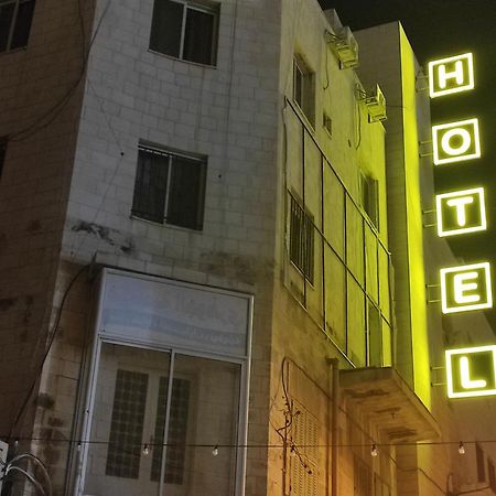 Orient Hotel Наблус Екстериор снимка
