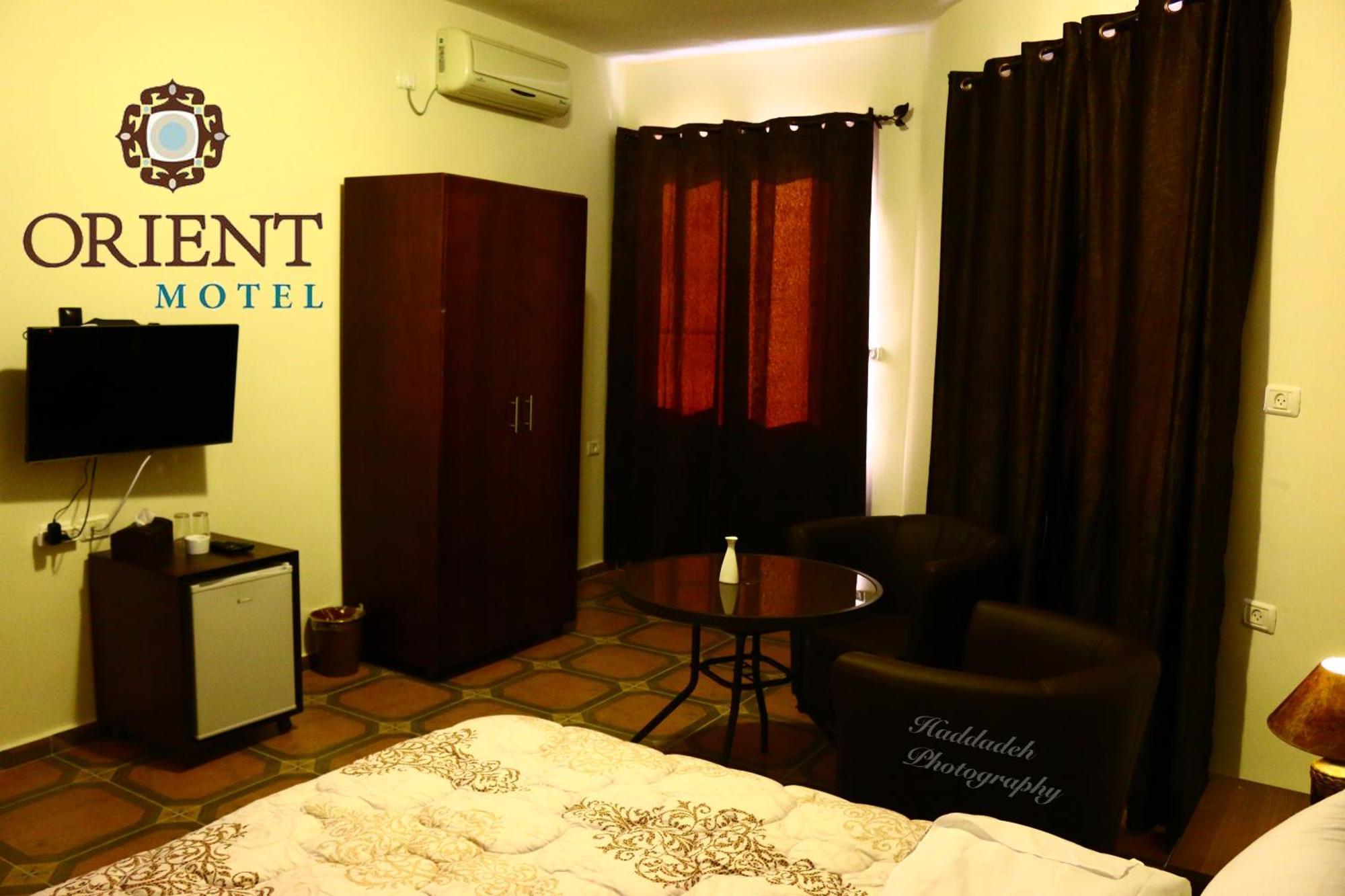 Orient Hotel Наблус Екстериор снимка