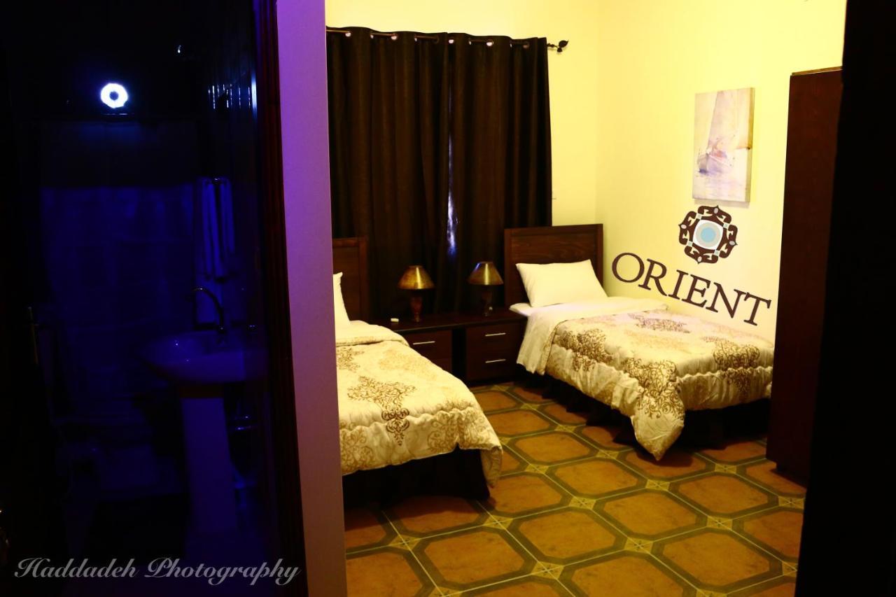 Orient Hotel Наблус Екстериор снимка