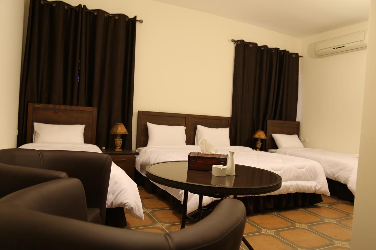 Orient Hotel Наблус Екстериор снимка