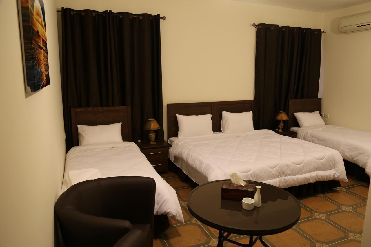Orient Hotel Наблус Екстериор снимка