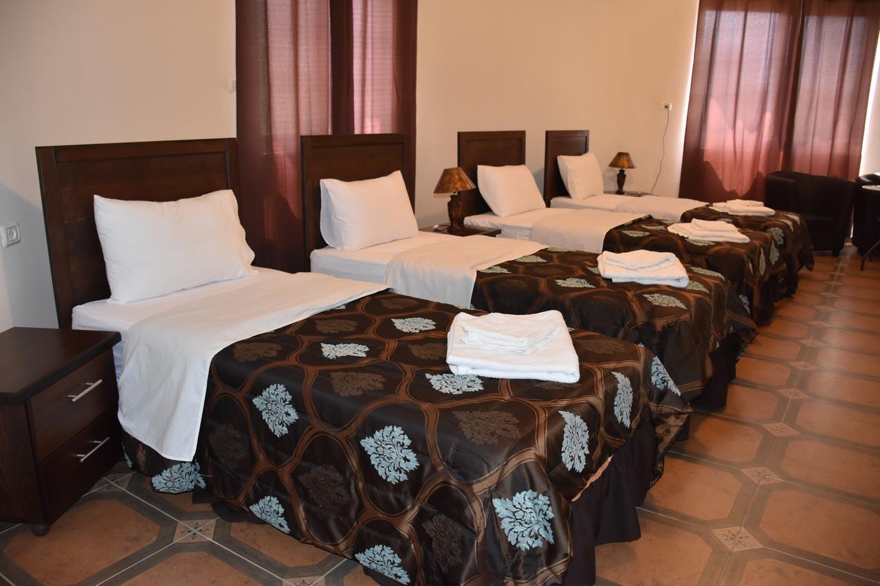 Orient Hotel Наблус Екстериор снимка