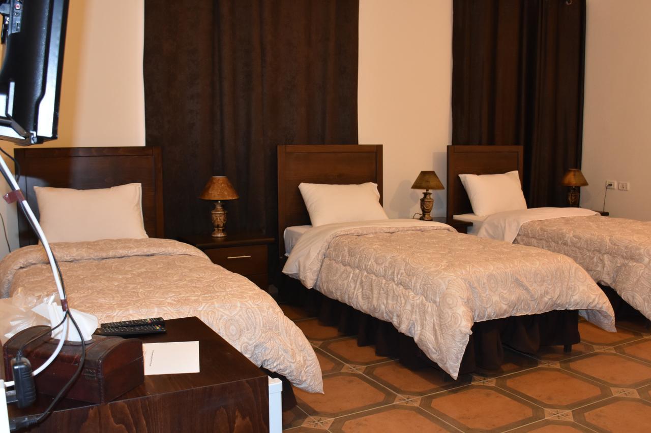 Orient Hotel Наблус Екстериор снимка
