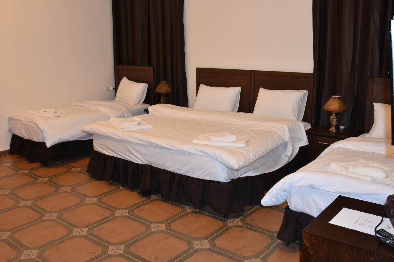 Orient Hotel Наблус Екстериор снимка