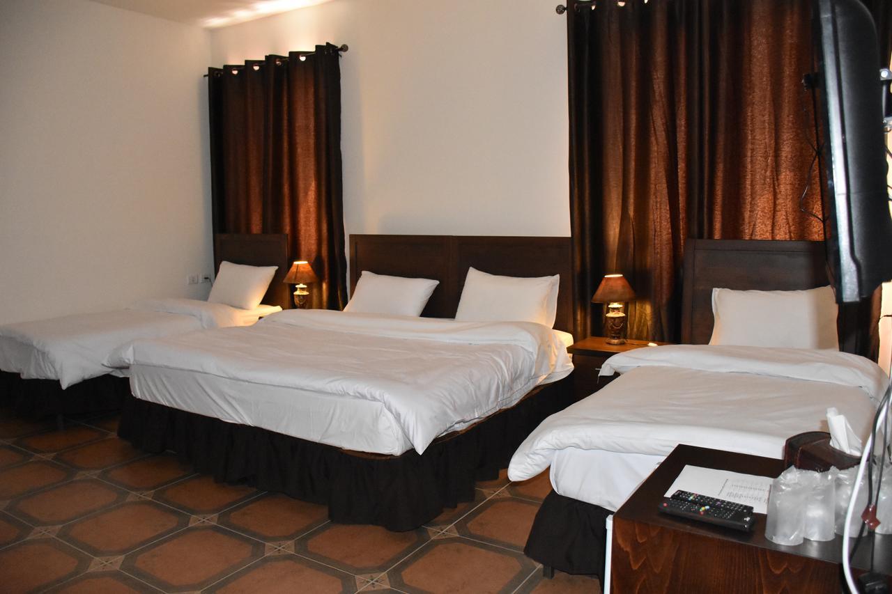 Orient Hotel Наблус Екстериор снимка