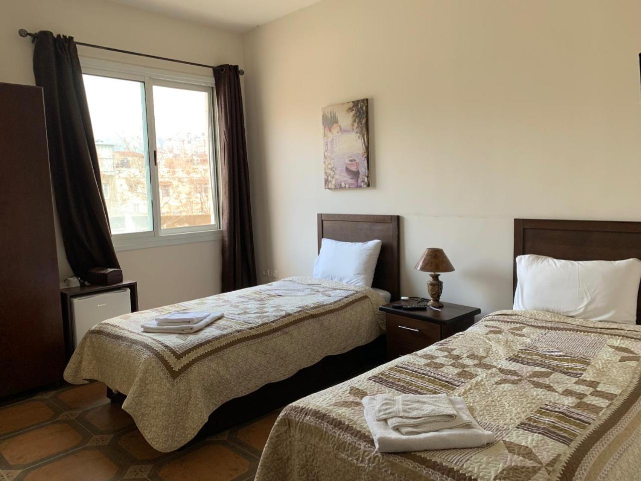 Orient Hotel Наблус Екстериор снимка